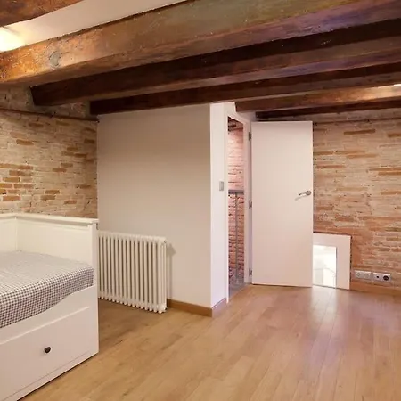 Apartment 2-bed Duplex Next To Passeig Del Born! *
