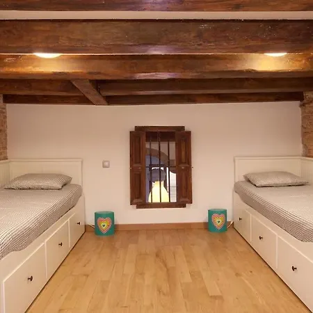 Apartment 2-bed Duplex Next To Passeig Del Born!