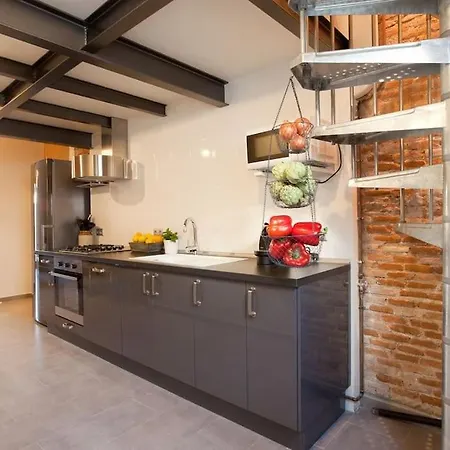Apartment 2-bed Duplex Next To Passeig Del Born! Barcelona